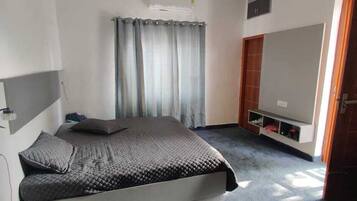 Lydisolert, wi-fi (inkludert) og sengetøy