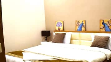 Deluxe Double Room | Arbejdsområde til bærbare computere, Wi-Fi, sengetøj