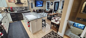 Perfect 3-bedroom, 2-Bath house in Sanford with WiFi Near 3- Coastal Beaches!