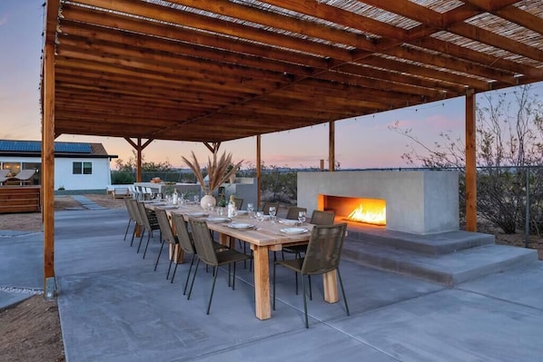 Outdoor dining