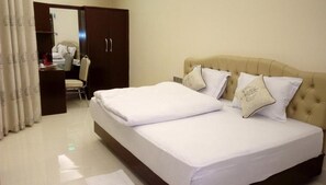 Deluxe Triple Room, Balcony, Sea View | Desk, free WiFi - Exotica Sampan Cox's Bazar (Cox's Bazar)