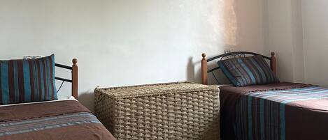 2 多间卧室、床单