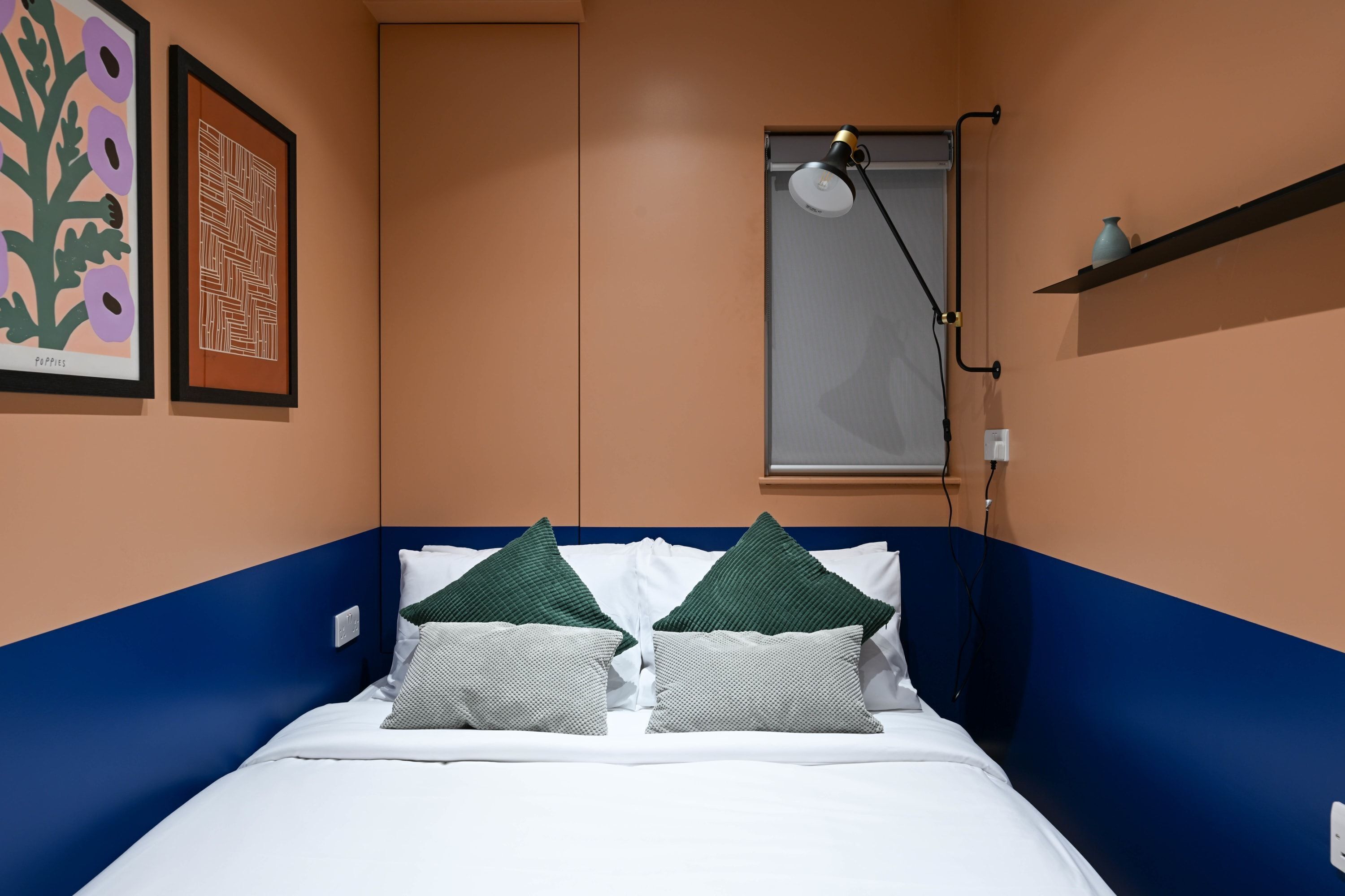 2 عدّة غرف نوم وخدمة الإنترنت