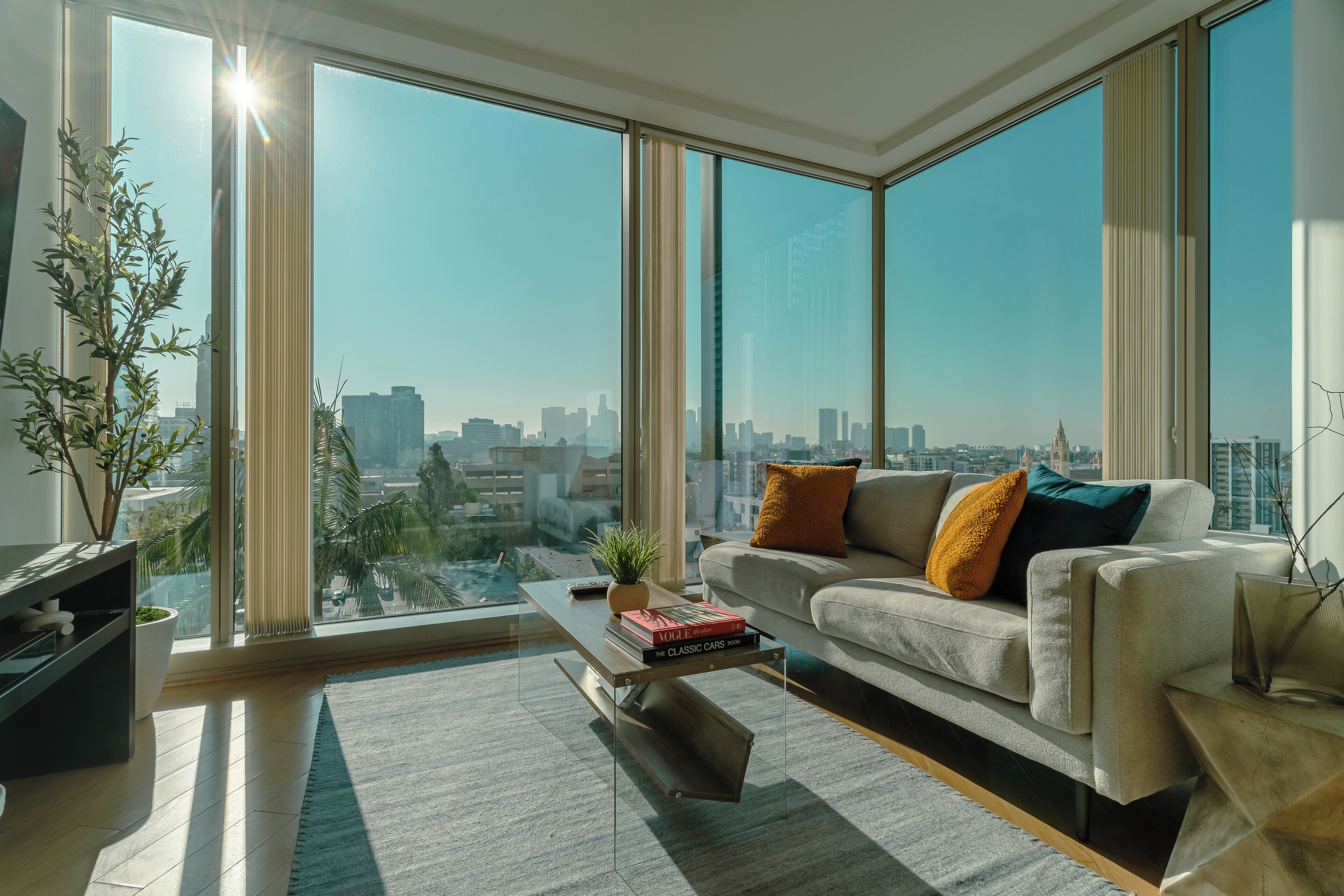 Koreatown High Rise Luxury 2 Bedroom Apartment