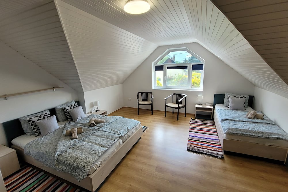 Sleeps 18 - Lakeview - House - Vonyarcvashegy