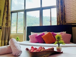 Deluxe Double Room | Soundproofing, iron/ironing board, free WiFi