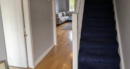 Large, Newly updated 3BD Duplex, 20Min to Airport