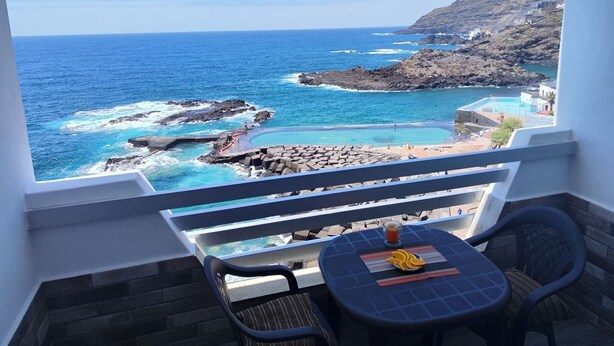 Unclassified image, 1 of 14, button -  Apartment in Mesa del Mar next to La Arena beach and natural pool. (Tacoronte)