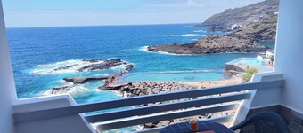  Apartment in Mesa del Mar next to La Arena beach and natural pool.