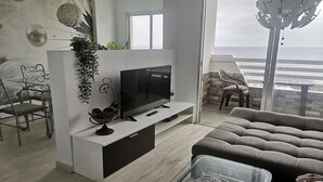 Unclassified image, 2 of 14, button -  Apartment in Mesa del Mar next to La Arena beach and natural pool. (Tacoronte)