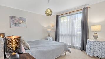 3 bedrooms, iron/ironing board, WiFi