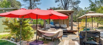 Hot Tub & Horse Boarding on 3 Acres in Redding!