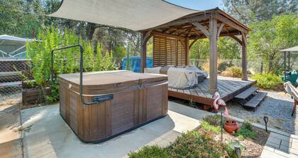 Hot Tub & Horse Boarding on 3 Acres in Redding!