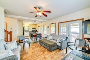 House (4 Bedrooms) | Interior - Spacious Family Winter Retreat on Oneida Lake! (Canastota)