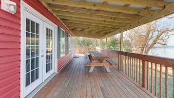 House (4 Bedrooms) | Front of property