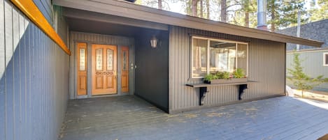 House (5 Bedrooms) | Interior