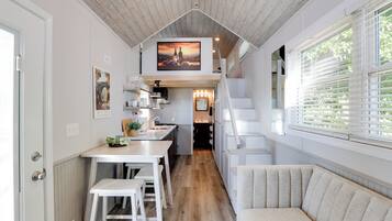 Apartment (0 Bedroom) | Front of property
