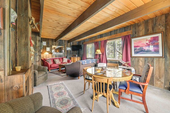 Rumah (3 Bedrooms) | Bagian depan properti