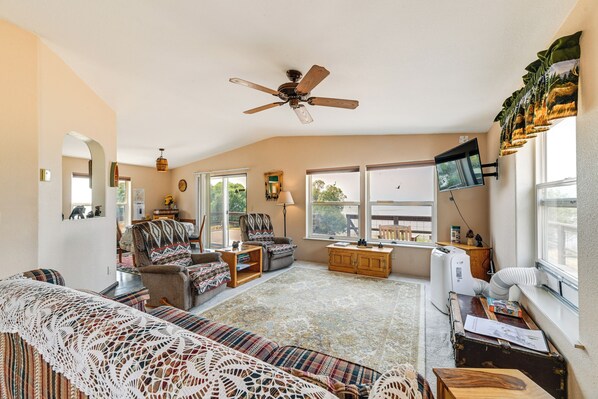 House (2 Bedrooms) | Interior