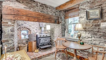 Cottage (1 Bedroom) | Interior