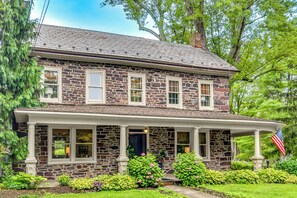 Cottage (1 Bedroom) | Interior - Steps to Delaware Canal: Enchanting Stone Cottage! (Kintnersville)