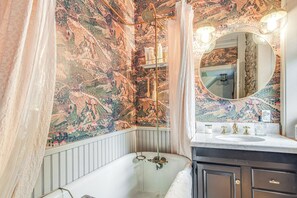 Cottage (1 Bedroom) | Interior - Steps to Delaware Canal: Enchanting Stone Cottage! (Kintnersville)