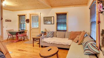 House (1 Bedroom) | Interior