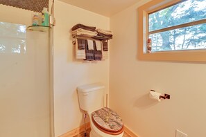 House (1 Bedroom) | Interior - Cozy Beattyville Cabin w/ Fire Pit (Beattyville)