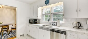 'dogwood Cottage' w/ Fireplace: 1 Mi to University