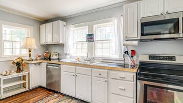 Cottage (3 Bedrooms) | Interior