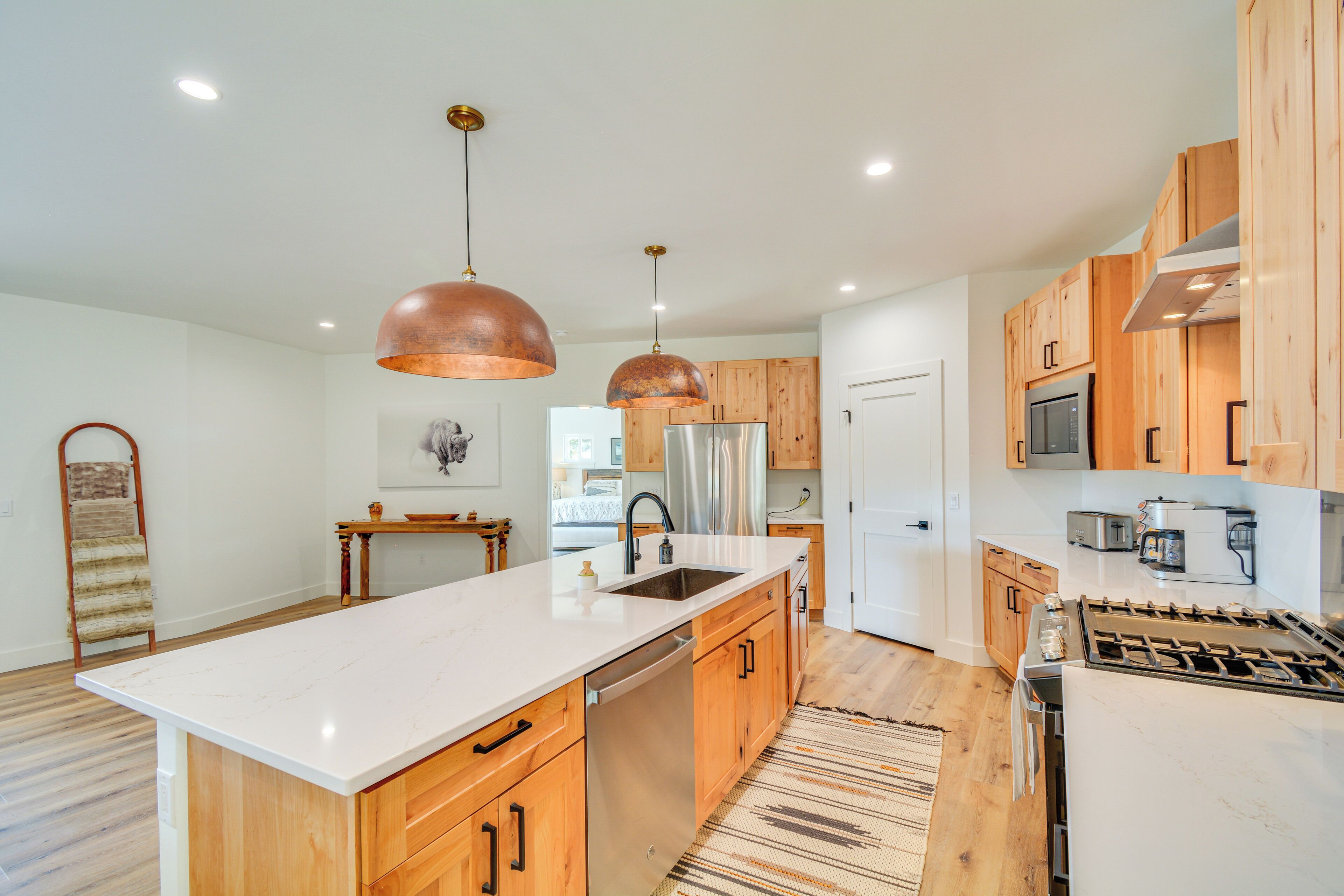 House (5 Bedrooms) | Interior