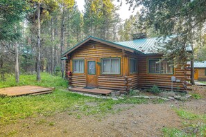 Interior - Island Park Fishing Cabin - Walk to Henrys Fork! (Island Park)