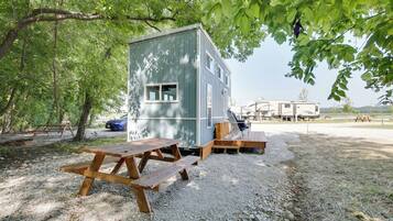 Apartment (0 Bedroom) | Interior