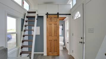 Apartment (0 Bedroom) | Interior