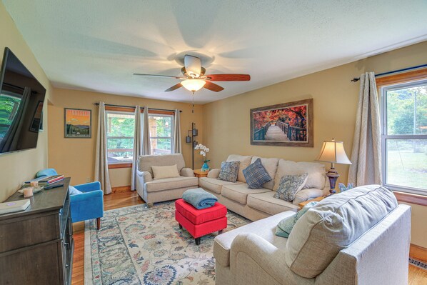 House (3 Bedrooms) | Interior