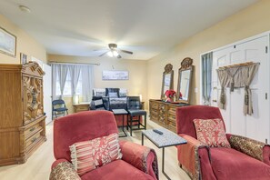 Apartment (0 Bedroom) | Interior - Charming Studio ~ 5 Mi to Stone Mountain Park (Stone Mountain)