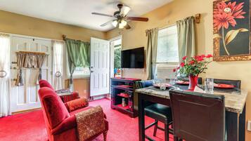 Apartment (0 Bedroom) | Interior