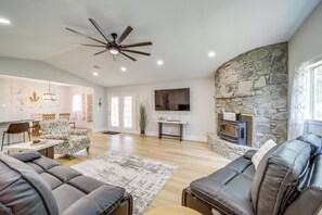 House (3 Bedrooms) | Interior