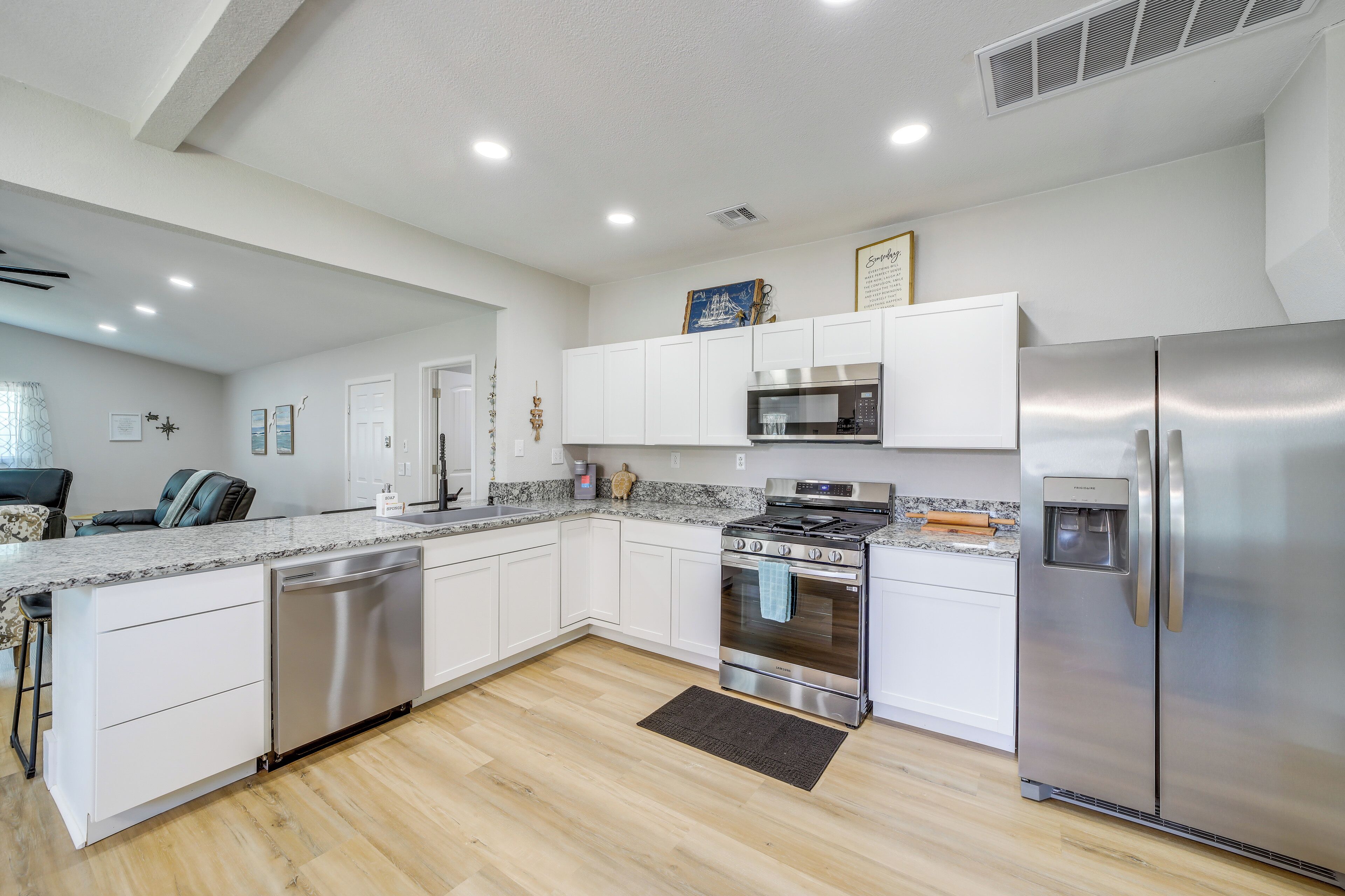 House (3 Bedrooms) | Interior