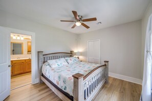 House (3 Bedrooms) | Interior - Walk to Lake, Parks & Dining: Eufala Family Home! (Eufaula)
