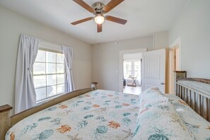 Interior - Walk to Lake, Parks & Dining: Eufala Family Home! (Eufaula)