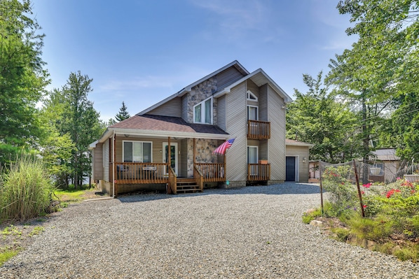 House (3 Bedrooms) | Interior - Private Hot Tub: Lakefront Poconos Home! (Pocono Summit)