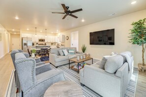 House (3 Bedrooms) | Living area | TV, video-game console, table tennis