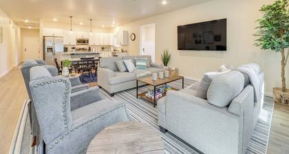 Family-friendly Florence Home: 3 Mi to the Coast!