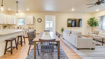 House (3 Bedrooms) | Interior