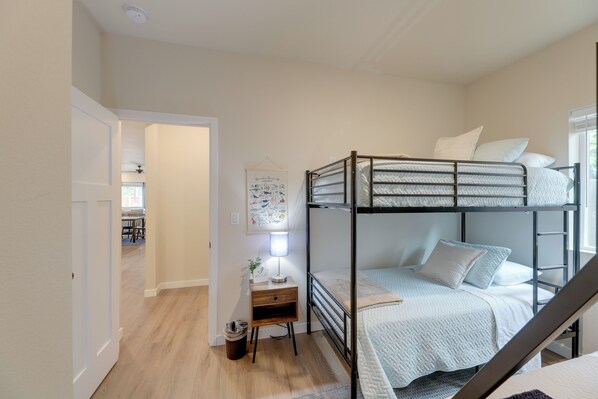 House (3 Bedrooms) | Interior