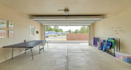 Family-friendly Florence Home: 3 Mi to the Coast!