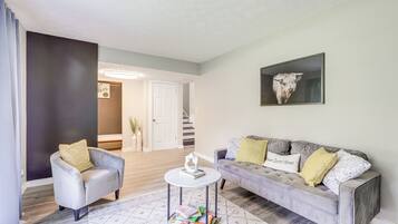 House (3 Bedrooms) | Interior