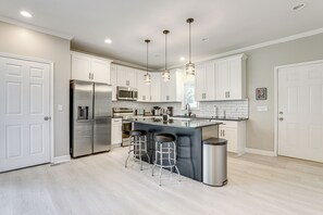 Interior - ~ 1/2 Mi to Mercedes-benz Stadium: Atlanta Home (Atlanta)