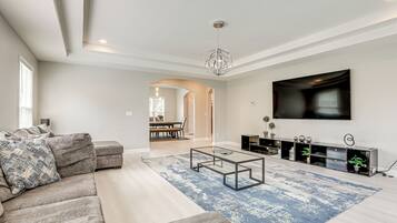 House (4 Bedrooms) | Front of property